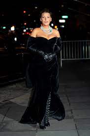 Oct 28, 2020 · last updated: Blake Lively Makes A Glamorous Post Baby Return To The Red Carpet Vogue