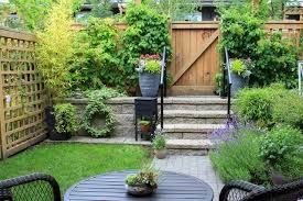 Pagar ini tepat untuk rumah dengan ukuran halaman yang luas maupun tidak luas. 7 Desain Pagar Rumah Untuk Halaman Depan Belakang Dan Area Taman