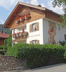 Vous pourrez pratiquer la randonnée à pied et à vélo ainsi que le ski dans les. Haus Maria Elisabeth Mittenwald Aktualisierte Preise Fur 2021