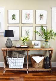 As a general rule, we are interested in giving the impression of a larger space and not a corner of the house to remain not usde in an effective way. 30 Tips For Styling Your Entryway Table