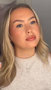 I love finding new lip combos👄💫, @elfcosmeticsuk @elfcosmetics  @communityxseen , #elfcosmetics #elflipgloss #elflipcombo