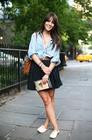 In college, mostly everyone dresses super cute to go to bars, parties, or other social events and i know first hand what it is like to try and find cute and trendy outfits to wear while you're in school. Casual Skirt Cute College Outfits Style College Outfits
