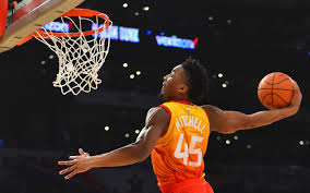 Check out all of his dunks and the. Donovan Mitchell Dunk Basketball Stars Utah Jazz Donovan Mitchell Wallpaper Dunk 2880x1800 Wallpaper Teahub Io