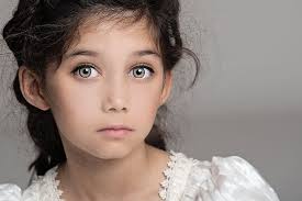 Yellow Eyes Jpg 970 647 Black Hair Green Eyes Girl Black Hair Green Eyes Brown Hair Green Eyes