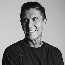 Ron Poe's Instagram, Twitter & Facebook