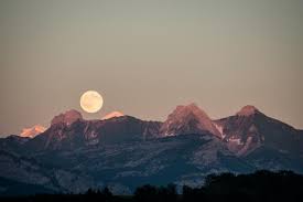 The moon will appear full for about three days around this time. Worm Moon Full Moon In March 2021 The Old Farmer S Almanac