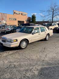 Tips, costs, your options, and more. Thinking About Getting A 1997 Lincoln Town Car With 109k Miles On It As A Daily For 2900 What Can You Tell Me About The Car Is This A Reliable Car Mpg Cartalk