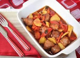 Saucisses Aux Legumes Au Four Ww Plat Et Recette Legumes Au Four Recettes De Cuisine Plat