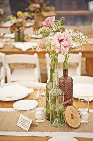 Tischdekoration Mit Alten Flaschen Simple Einfach Gunstig Blumenschmuck Rustic Wedding Centerpieces Wine Bottle Centerpieces Bottle Centerpieces