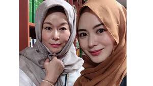 Sosoknya yang inspiratif membuat banyak netizen dari penjuru asia yang menyukainya. Kisah Haru Ayana Jihye Moon Setelah 8 Tahun Mualaf Bawa Ibunya Ke Masjid Showbiz Liputan6 Com