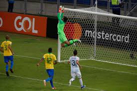 Nun fällt er verletzt aus. Liverpool Goalkeeper Alisson Becker Has Kept A Clean Sheet In His Last Nine Game As Lionel Messi Is Denied Against Brazil