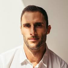 This Is How The Heart Beats: LGBTQ East Africa (Diverse Humanity: An LGBTQ+  Photobook Series): Naughton, Jake, Kushner, Jacob: 9781620974889:  Amazon.com: Books