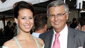 Wolfgang wodarg (born 2 march 1947) is a german physician and politician for spd.he was a member of the bundestag from 1994 to 2009. Cdu Urgestein Wolfgang Bosbach Kuss Foto Mit Michael Wendler Das War Die Jugendsunde Meiner Tochter Bunte De