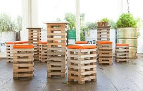 Diy Mobel Aus Europaletten 31 Bastelideen Fur Holzpaletten Mobel Aus Paletten Paletten Hocker Diy Palettenmobel