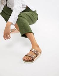 Birkenstock Arizona Rose Gold Birkenstock Birkenstock Arizona Rose Gold Flat Sandals Gold Sandals Outfit Gold Birkenstocks Rose Gold Birkenstocks