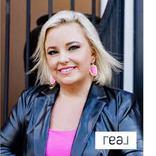 Danielle Robinson, Realtor