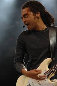 Sananda francesco maitreya (precedentemente conosciuto come terence trent d'arby e nato terence trent howard; Welcome To My Monasterio