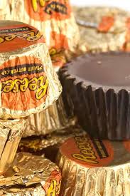 Chocolate ice cream, reese's peanut butter cup oreos and mini reese's peanut butter cups combine to create a delicious peanut butter cup milkshake. Xmrj8f Tzrk2zm