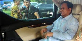 Kata kuncinya gaji dokter. dalam peta sna, tampak ada dua klaster, dari kubu 01 dan 02. Prabowo Sebut Banyak Dokter Di Indonesia Gajinya Lebih Kecil Dari Tukang Parkir Merdeka Com