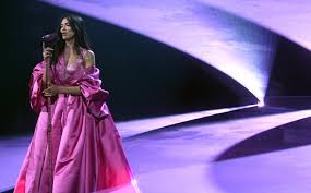 Dua lipa performed levitating at the 2021 grammys in a slew of glittery pink ensembles. Mzlg4g9posntm