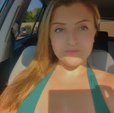 Does anyone else never wear makeup? If I had the spoons I'd do it but I  rarely have enough to not just wear jeggings and a hoodie