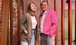 Wanita yang akrab disapa nate ini pernah. Nathalie Holscher Diserang Hoaks Video Syur 20 Detik Begini Respons Sule Okezone Celebrity