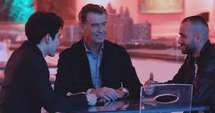 Com o ator ryan reynolds como estrela principal, o filme free guy: Sest6glw0fbojm