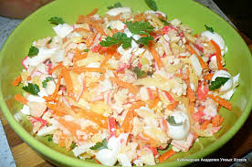 салат с курицей и корейской морковью и свежим огурцом Salat S Krabovymi Palochkami I Korejskoj Morkovyu Valeriya V 2020 G Eda Pitanie Recepty I Idei Dlya Blyud