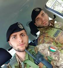 Pin De Miguel En Ojos Bonitos En 2020 Hombres Militares Hombres En Uniforme Militar