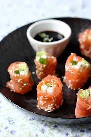 Rouleaux De Saumon A L Avocat Et Radis Noir Recette Recettes De Cuisine Recette De Cuisine Simple Recette