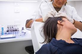Elle peut être irréversible et provoquer un affinement du cheveu. L Alopecie Androgenetique Chez Les Femmes
