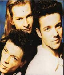 Kumkum, tu as raison le chanteur c'est yassine dahbi…un album solo, . P S Y Discography Discogs