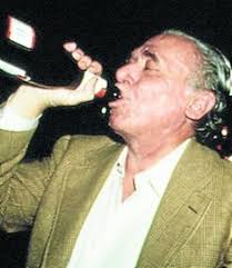 Quién leyó a Charles Bukowski? A 100 años del nacimiento de un eterno  perdedor