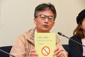 Jun 05, 2021 · 蘇偉碩看不下去1450跟台灣的一些政客蓄意帶風向的惡劣行徑，因而批評：「一場瘟疫，讓疫苗成為政客攫取暴利的工具，科學事實已經被淹沒在哏圖的洪水中，台灣人民企盼的疫苗方舟卻還看不見蹤影！」 新聞照來源： jakayla toney／unsplash、www.pfizer.com è˜‡å‰ç¢©25æ—¥ç´„è«‡æš«å–Šå¡æ°'åœ˜21æ—¥åˆ°aité‚€å°ç¾Žç§'å­¸å°è©± ä¸Šå ± ç„¦é»ž