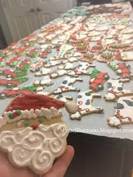 Although shortbread isn't necessarily a standalone staple for the holiday season, it is an easy enough cookie for beginners to bake and decorate for a party or gift. Priscillas Christmas Cookies 2017