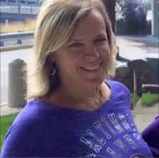 Does Comfort Suites have a bathtub and what is the continental breakfast  like?