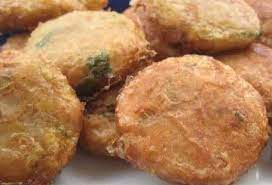1 buah kentang ukuran sedang 1 butir telur ayam, kocok lepas 1 batang seledri, iris halus 1/2 sendok teh merica 2 siung bawang putih, goreng utuh 1 sendok makan peres tepung terigu 1 sendok. Resep Perkedel Kentang Kukus Resep Masakan Khas Indonesia