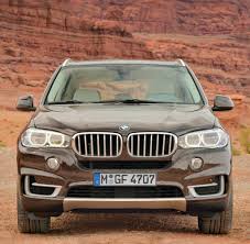 Neuer bmw x5 setzt die erfolgsgeschichte des weltweit mehr als 2,2 millionen mal verkauften begründers der fahrzeuggattung sports activity vehicle exterieurdesign in einer für bmw x modelle neuen, robusten und klaren formensprache. Suv Der Bmw X5 Bleibt Ein Gelandewagen Fur Die Strasse Welt