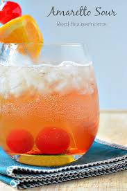 Amaretto Sour Real Housemoms Sour Foods Cocktail Recipes Easy Drinks