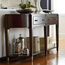 Perfect for an entryway or hallway, this console table would work well as a laptop desk or a breakfast bar in small spaces, too. Machen Sie Ihren Flur Gemutlicher Mit Dem Passenden Konsolentisch Hall Console Table Console Table Decorating Reclaimed Wood Console Table