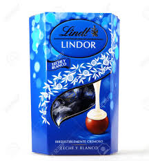 Entdecken sie das zarteste geheimnis der maîtres chocolatiers von lindt: Pomorie Bulgaria January 09 2018 A Box Of Lindt Lindor Chocolate Stock Photo Picture And Royalty Free Image Image 93587387
