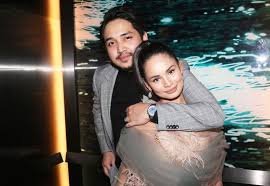Izara aıshah gambar secret scandal. Izara Aishah Suami Kongsi Wajah Anak Selepas Tujuh Hari Alhamdulillah Selamat Datang Puteri Kami Irisa Alaia Hiburan Mstar