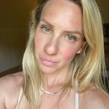 The unique natural makeup.💄😭