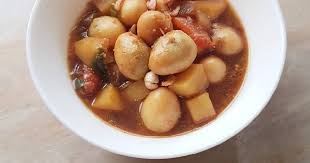 Telur yang berukuran kecil ini bisa diolah menjadi berbagai macam hidangan. 49 Resep Semur Kentang Telur Puyuh Enak Dan Sederhana Ala Rumahan Cookpad