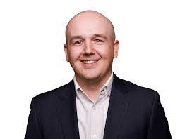 Deanna Rohr's Instagram, Twitter & Facebook