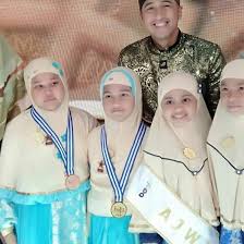 Sejak kecil roni tinggal di kota solo dan ayahnya di jakarta untuk mencari nafkah. Annisa Azzahra Dengan Kak Irfan Hakim Facebook