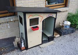 Und es ist nicht mal schwierig, dieses kinderhaus zu bauen, wie unser bauplan zeigt. Spielhaus Aus Holz Selber Bauen Sonstige Bastelideen