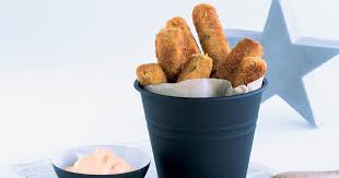 Recette De Batonnets Aux Poireaux Et Au Cheddar Zeste Recipe Food Dog Food Recipes Foodie
