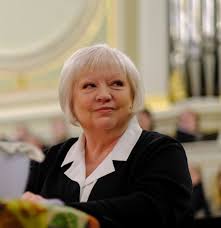 Мать работала там же, в отделе кадров. Svetlana Kryuchkova Kogda U Menya Nashli Opuhol Ya Pervym Delom Perepisala Zaveshanie Starhit Ru