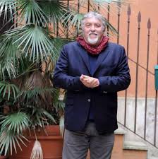 La sua carriera cinematografica inizia presto, con alcune interpretazioni minori già negli anni settanta, arrivando complessivamente a circa 90 film interpretati per il grande schermo. Maurizio Mattioli Vip Regoon Com